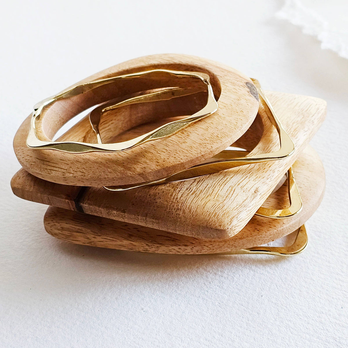 Bisjoux Bare Orchard Wood Bangles Set